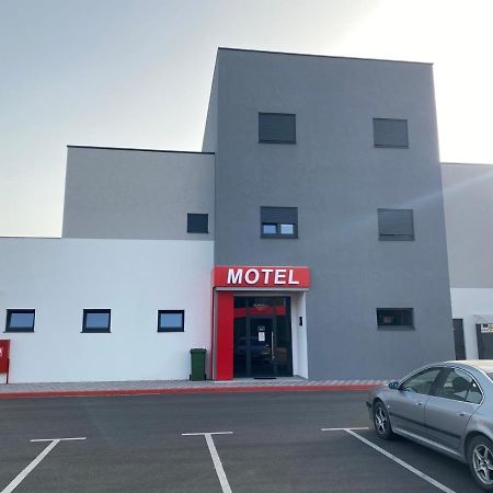 Belamionix Motel Bosanski Samac ภายนอก รูปภาพ
