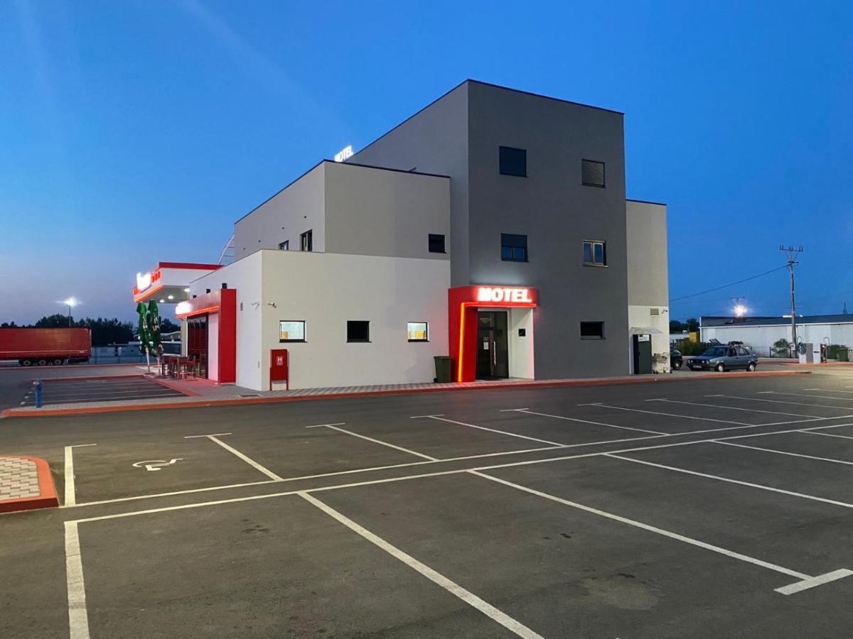 Belamionix Motel Bosanski Samac ภายนอก รูปภาพ